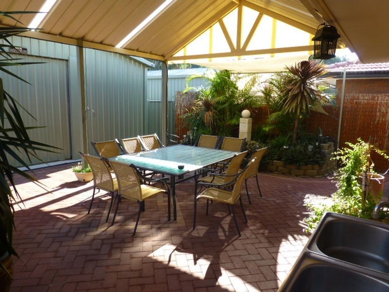 9 Pembury Road, Thornlie WA 6108