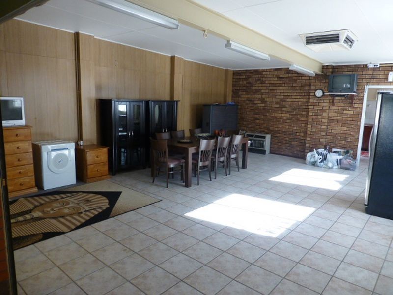 9 Pembury Road, Thornlie WA 6108