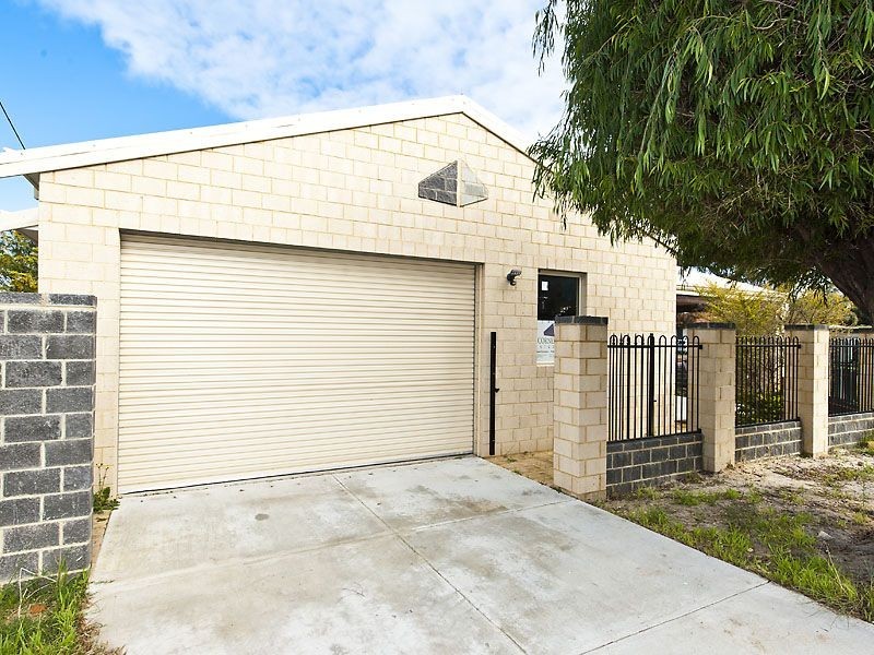 2 Earls Court, Thornlie WA 6108
