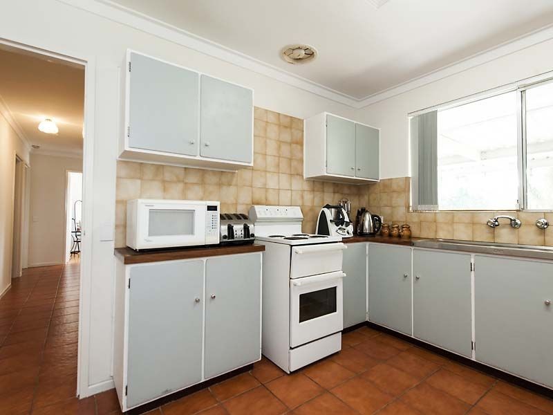 10 Farringdon Way, Huntingdale WA 6110