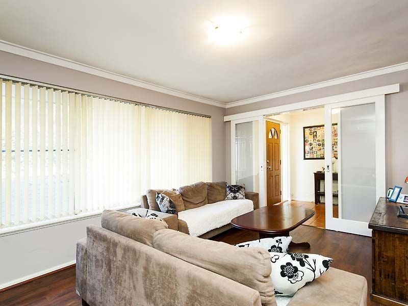 10 Farringdon Way, Huntingdale WA 6110
