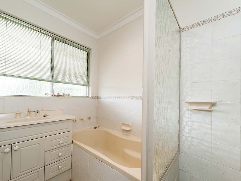 10 Farringdon Way, Huntingdale WA 6110