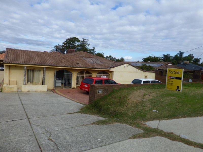 24B Spring Road, Thornlie WA 6108