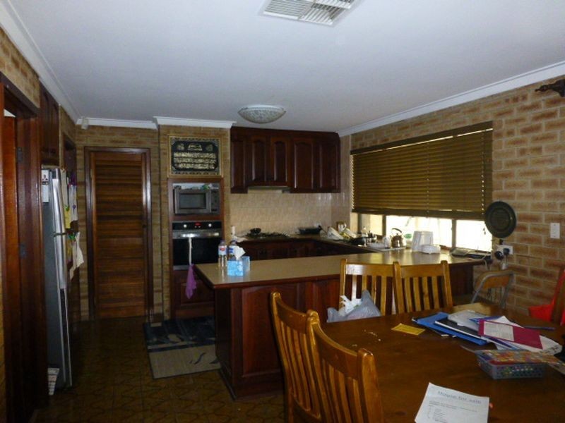 24B Spring Road, Thornlie WA 6108