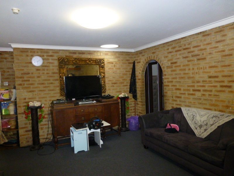 24B Spring Road, Thornlie WA 6108