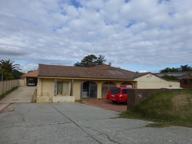 24B Spring Road, Thornlie WA 6108