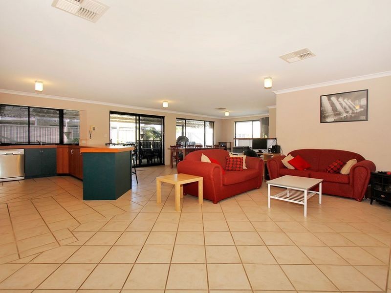 4 Orchid Pass, Thornlie WA 6108