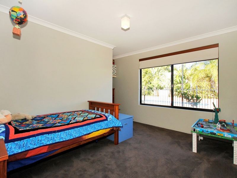 4 Orchid Pass, Thornlie WA 6108