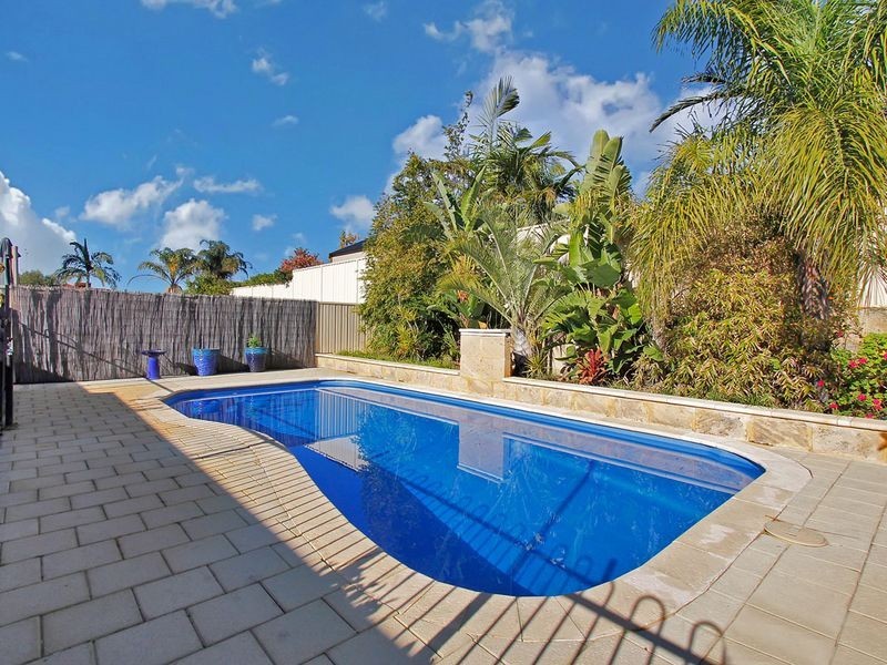 4 Orchid Pass, Thornlie WA 6108