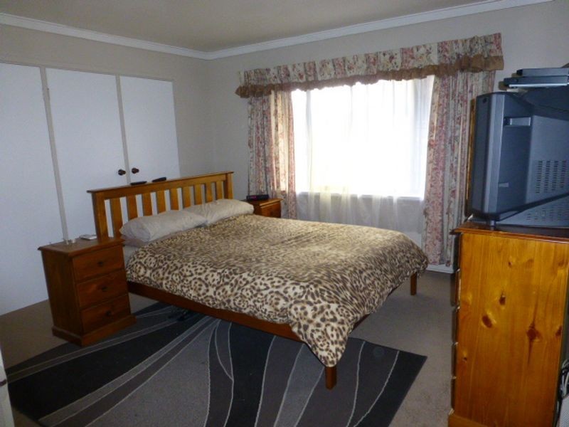 4 Hume Road, Thornlie WA 6108