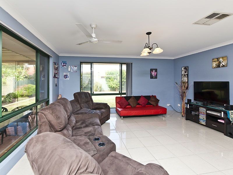 8 Blaxland Elbow, Seville Grove WA 6112