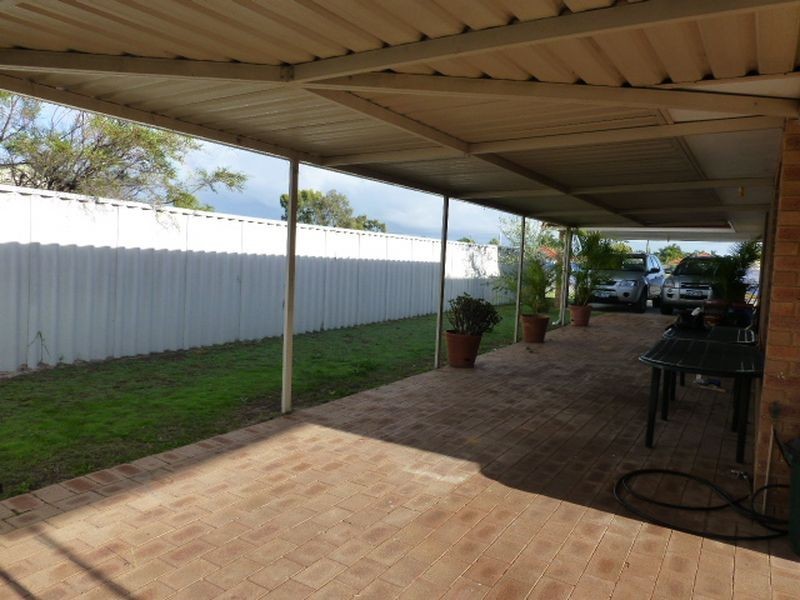 10 Coolie Street, Huntingdale WA 6110