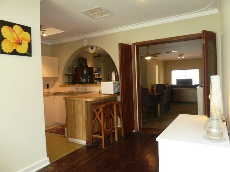 8 Mereworth Road, Thornlie WA 6108