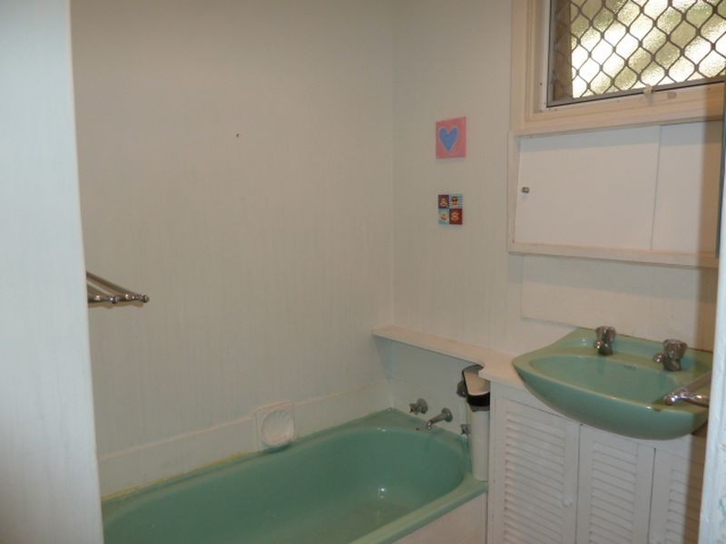 8 Mereworth Road, Thornlie WA 6108