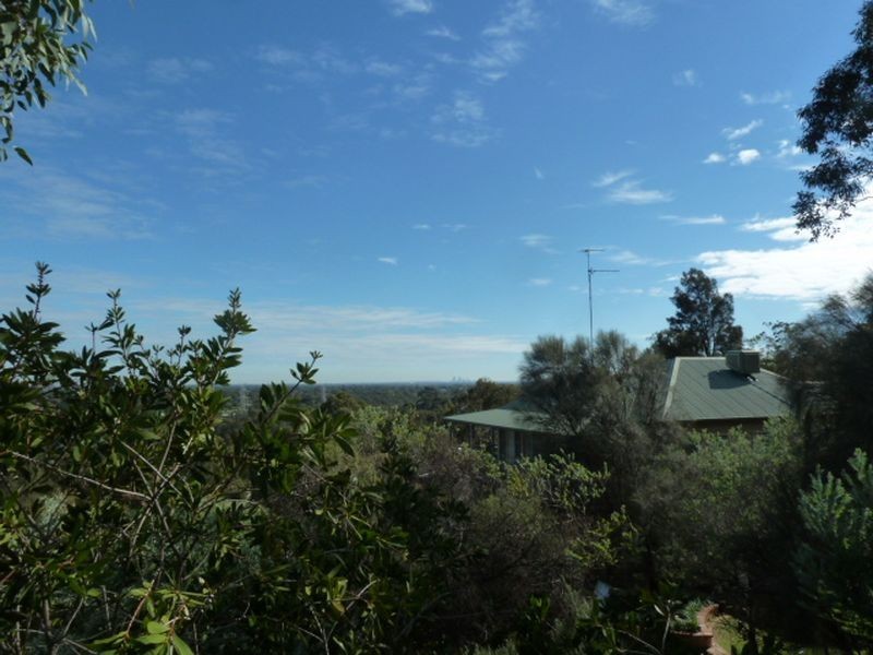 25 Lowannaa Road, Martin WA 6110