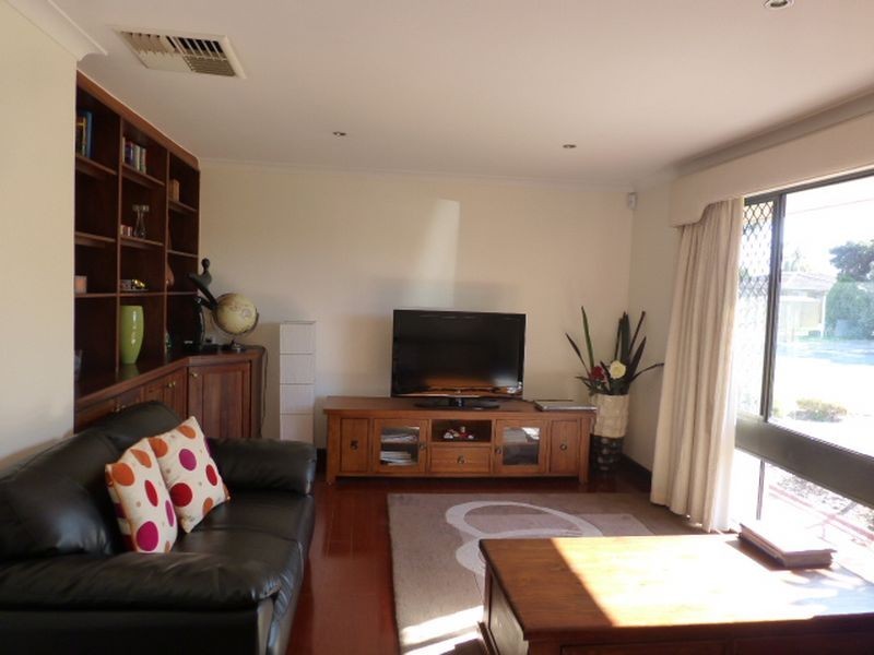 38 Shillington Way, Thornlie WA 6108