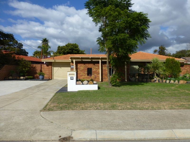 39 Rushbrook Way, Thornlie WA 6108