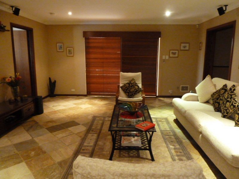 21 Sutherland Drive, Thornlie WA 6108