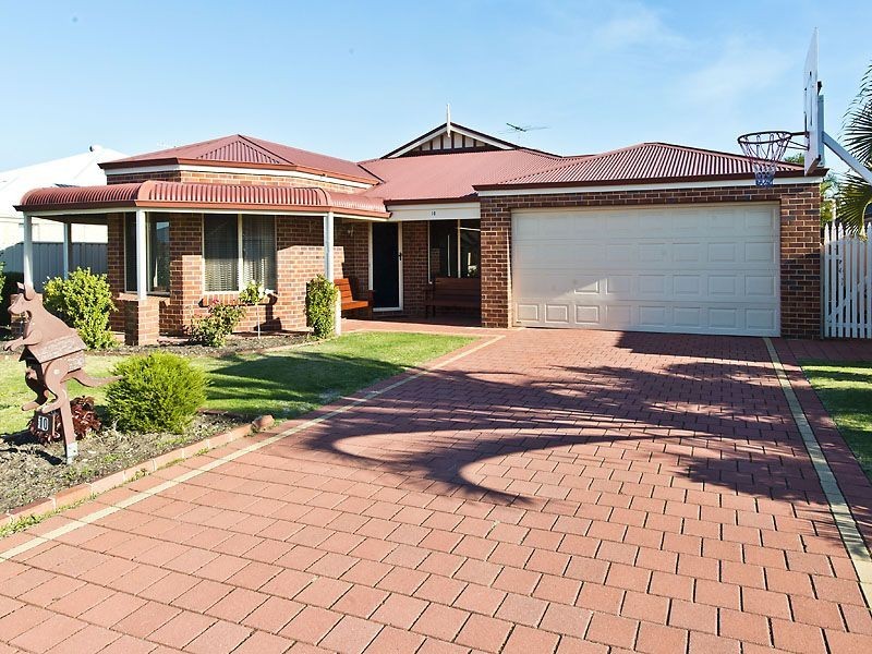 10 Rodena Way, Canning Vale WA 6155