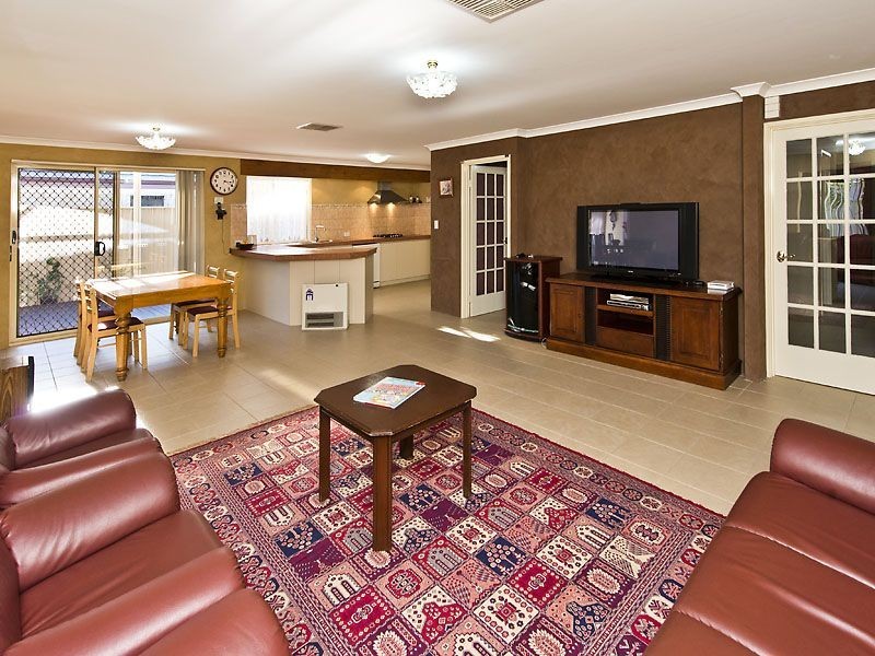 10 Rodena Way, Canning Vale WA 6155