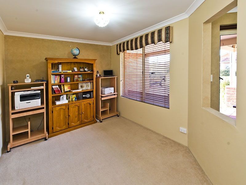 10 Rodena Way, Canning Vale WA 6155