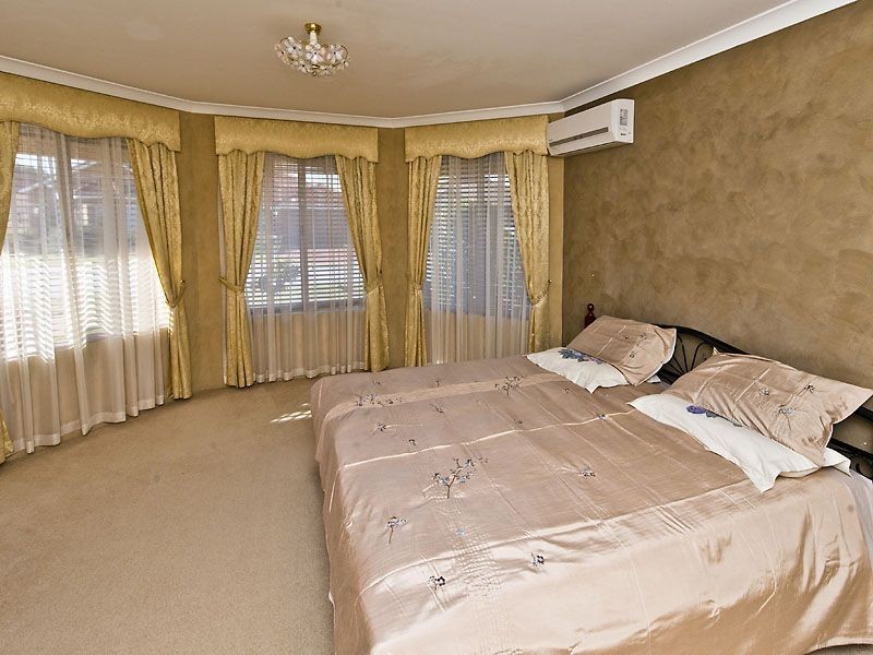 10 Rodena Way, Canning Vale WA 6155