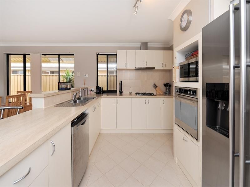 8 Gullima Court, Huntingdale WA 6110