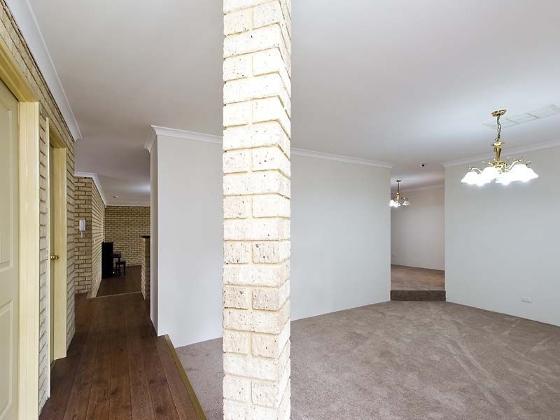 110 Forest Lakes Drive, Thornlie WA 6108