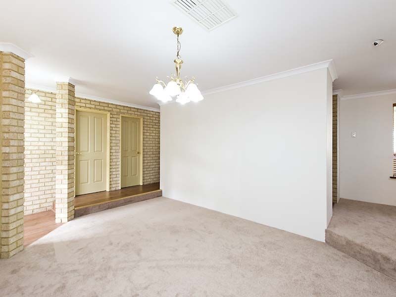 110 Forest Lakes Drive, Thornlie WA 6108
