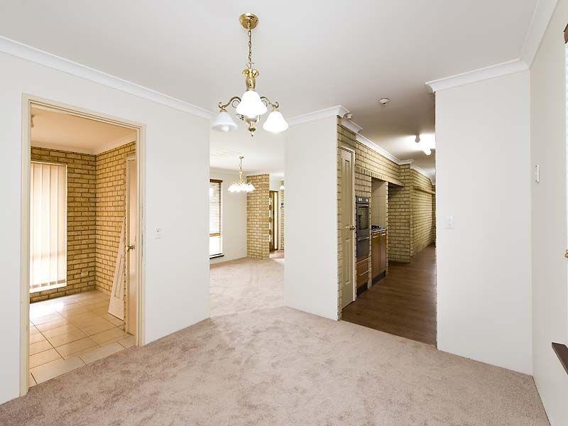 110 Forest Lakes Drive, Thornlie WA 6108