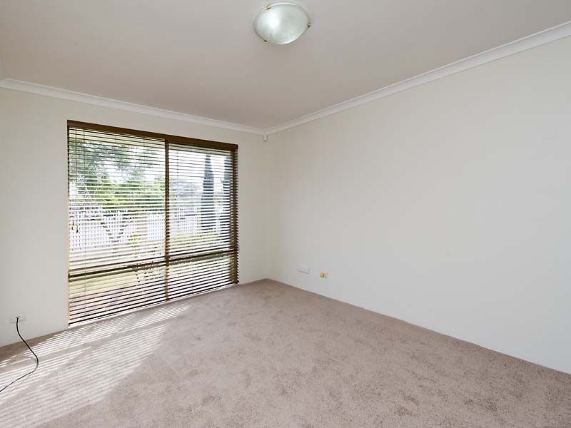 110 Forest Lakes Drive, Thornlie WA 6108