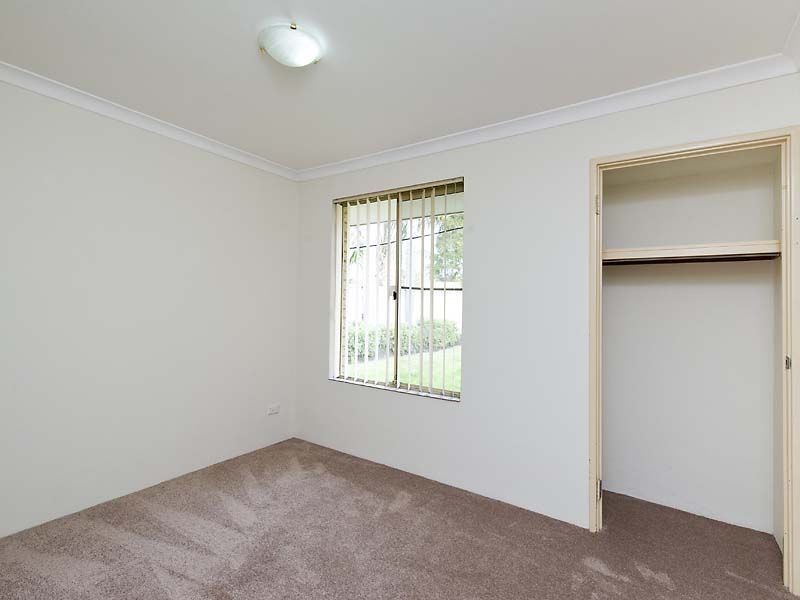 110 Forest Lakes Drive, Thornlie WA 6108