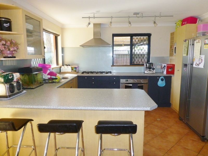 24 Glyndebourne Avenue, Thornlie WA 6108