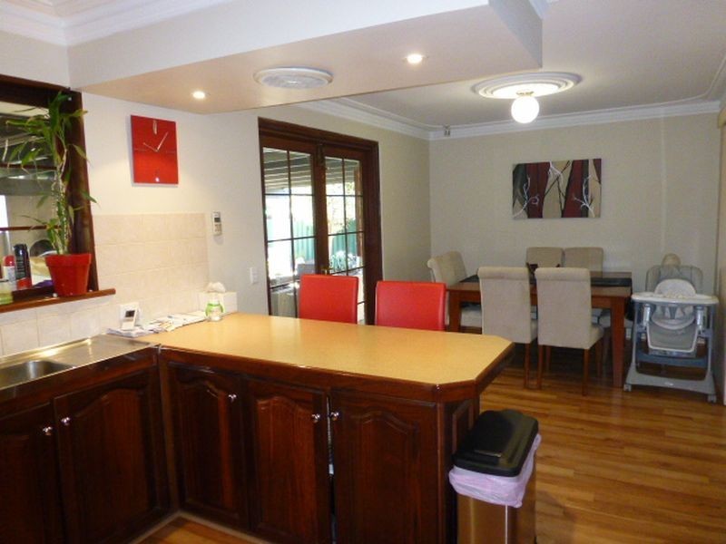 33 Sutherland Drive, Thornlie WA 6108