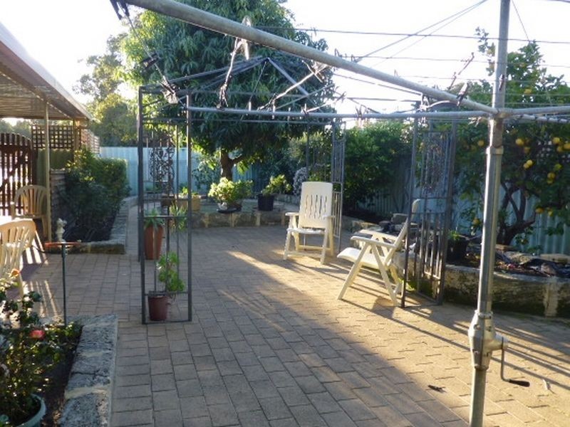 100 Yale Road, Thornlie WA 6108