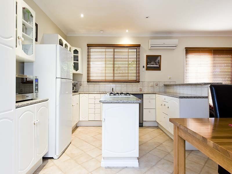 220 Kelvin Road, Orange Grove WA 6109