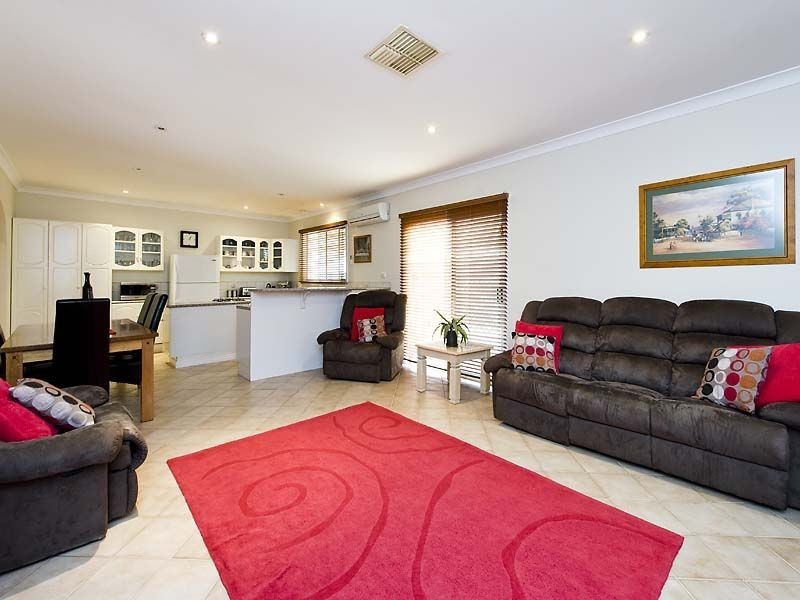 220 Kelvin Road, Orange Grove WA 6109