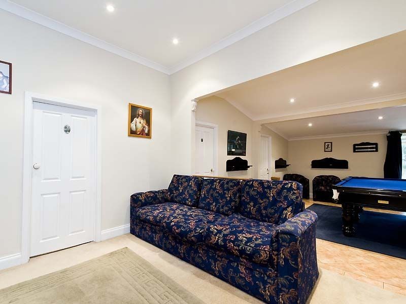 220 Kelvin Road, Orange Grove WA 6109