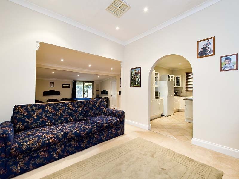 220 Kelvin Road, Orange Grove WA 6109