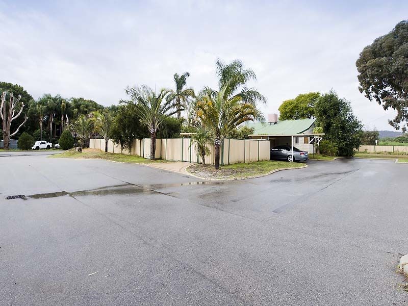220 Kelvin Road, Orange Grove WA 6109