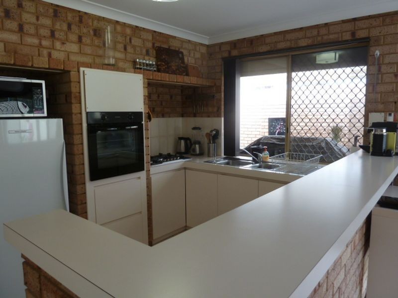 9/6 Lester Drive, Thornlie WA 6108