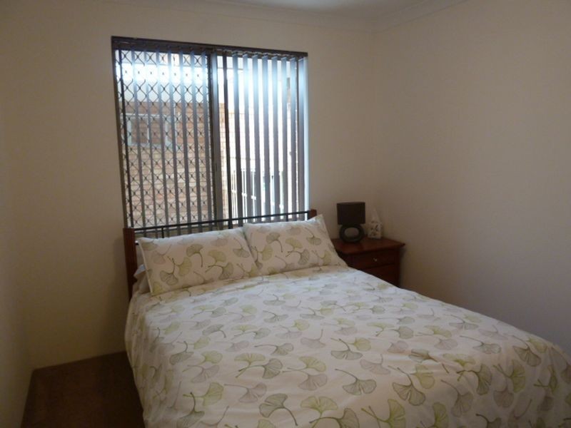 9/6 Lester Drive, Thornlie WA 6108