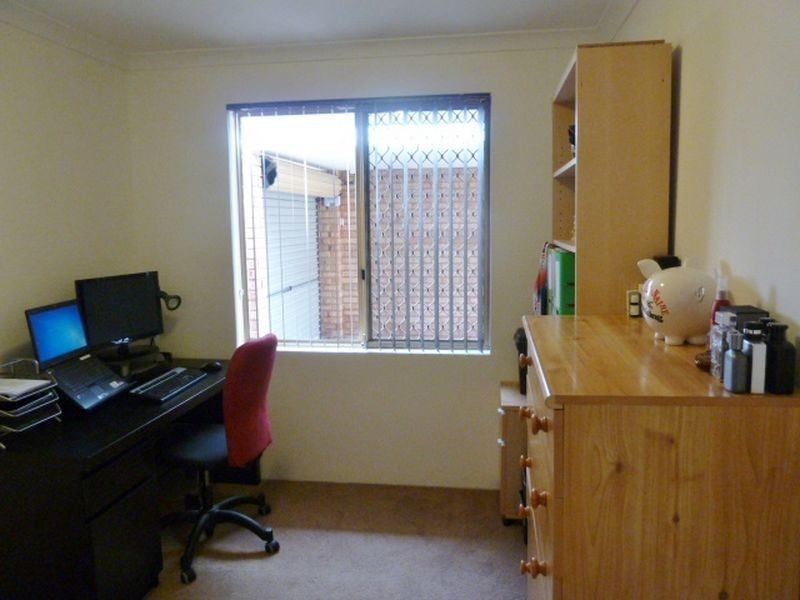 9/6 Lester Drive, Thornlie WA 6108