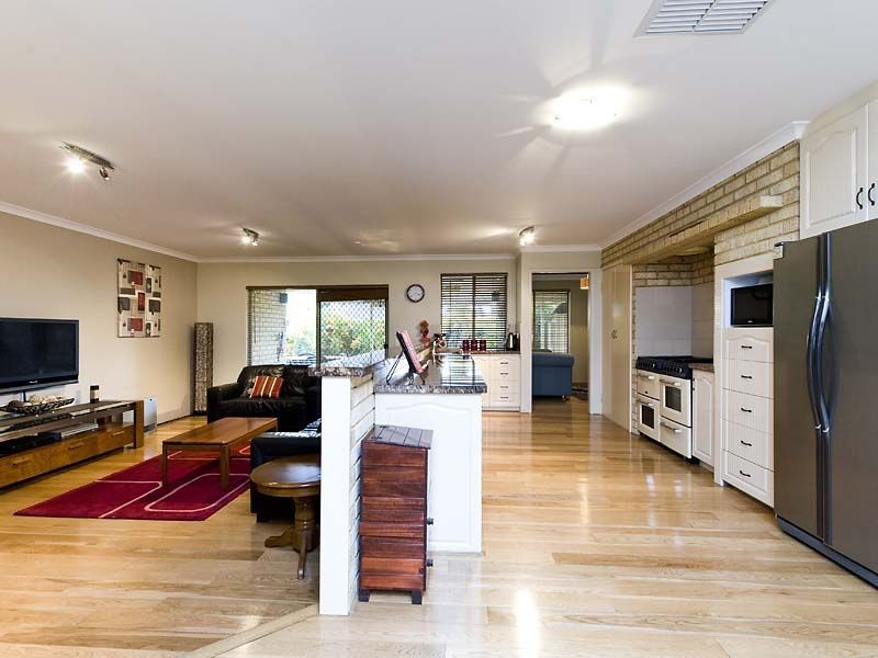 1 Burgandy Court, Thornlie WA 6108