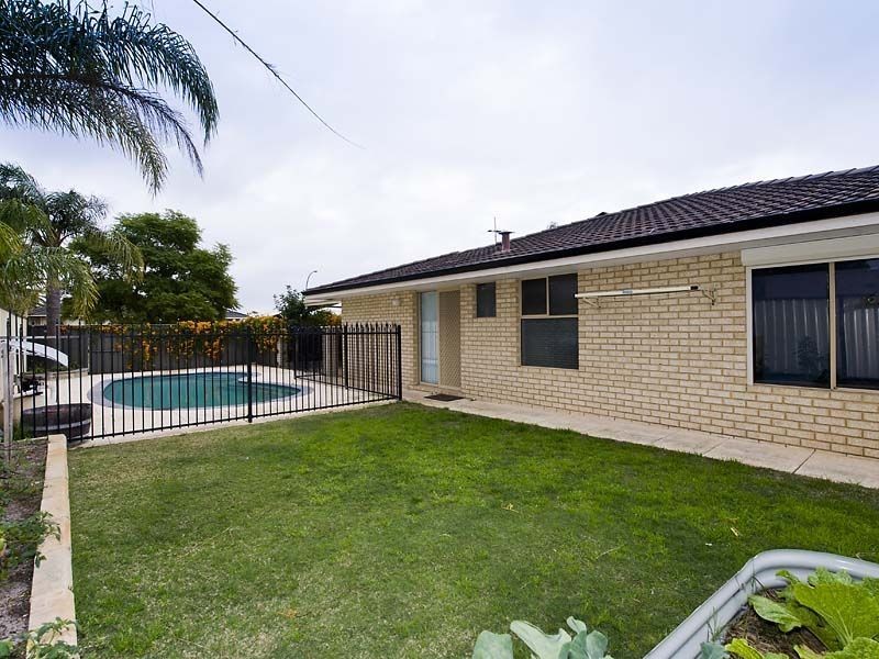 1 Burgandy Court, Thornlie WA 6108