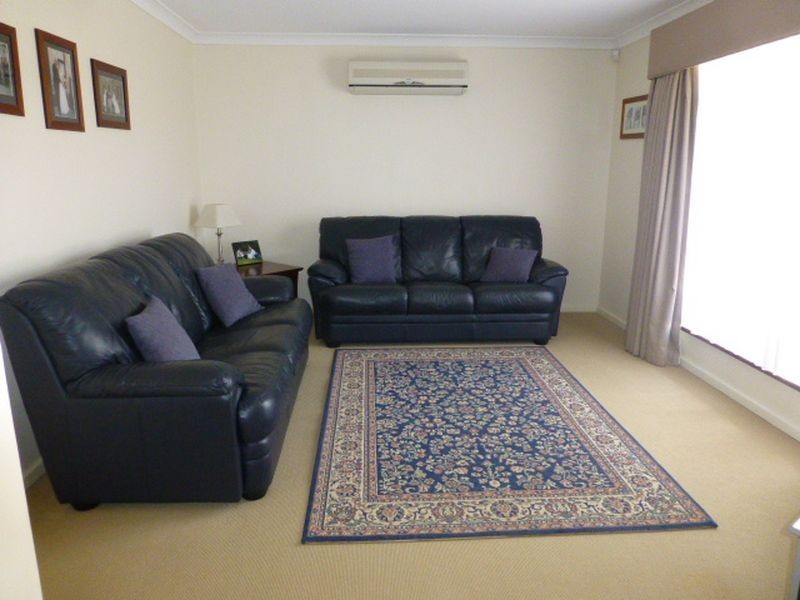 31 Pioneer Drive, Thornlie WA 6108