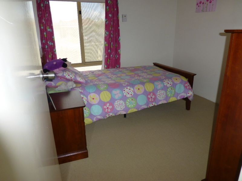 31 Pioneer Drive, Thornlie WA 6108