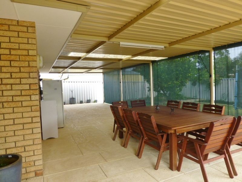 31 Pioneer Drive, Thornlie WA 6108