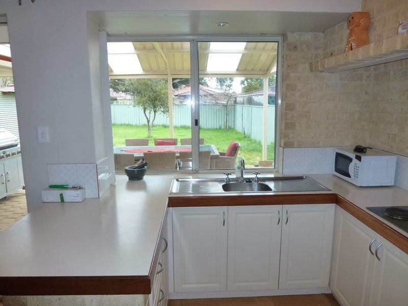 11A Damson Grove, Armadale WA 6112