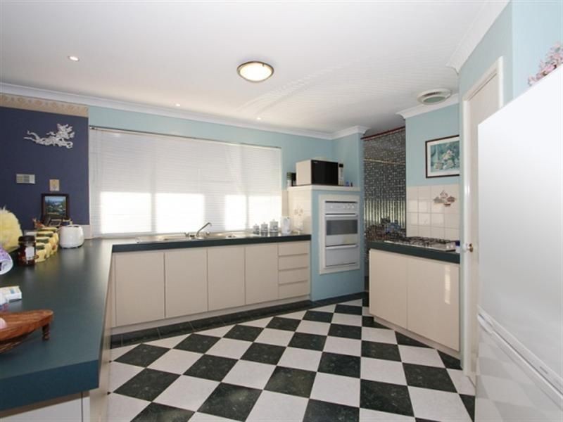 34 Tritonia Rise, Thornlie WA 6108